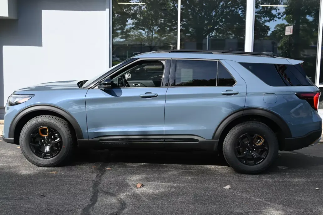 2026 Ford Explorer photo 1