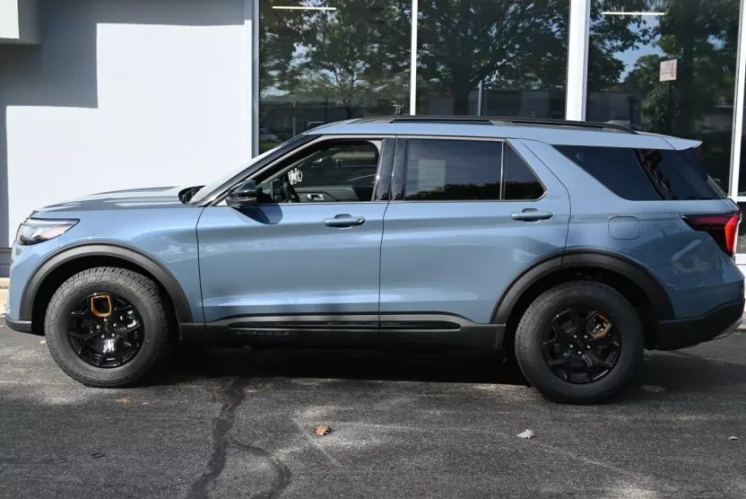 2026 Ford Explorer photo 1