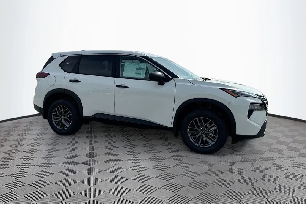 2026 Nissan Rogue S photo 1