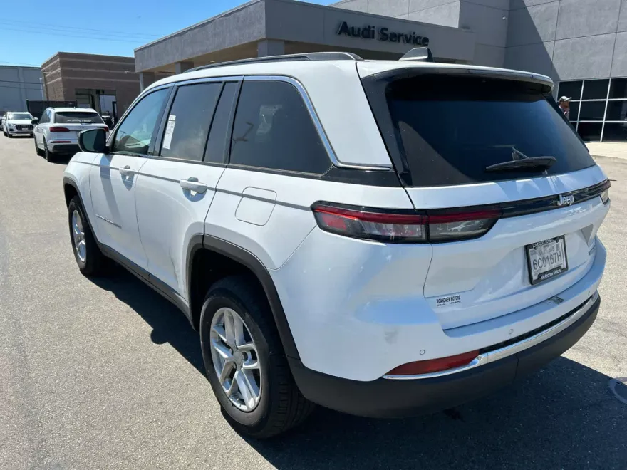2024 Jeep Grand Cherokee Laredo X photo 1