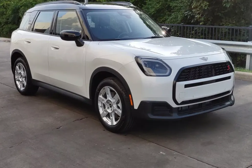 2025 Mini Countryman Signature photo 1