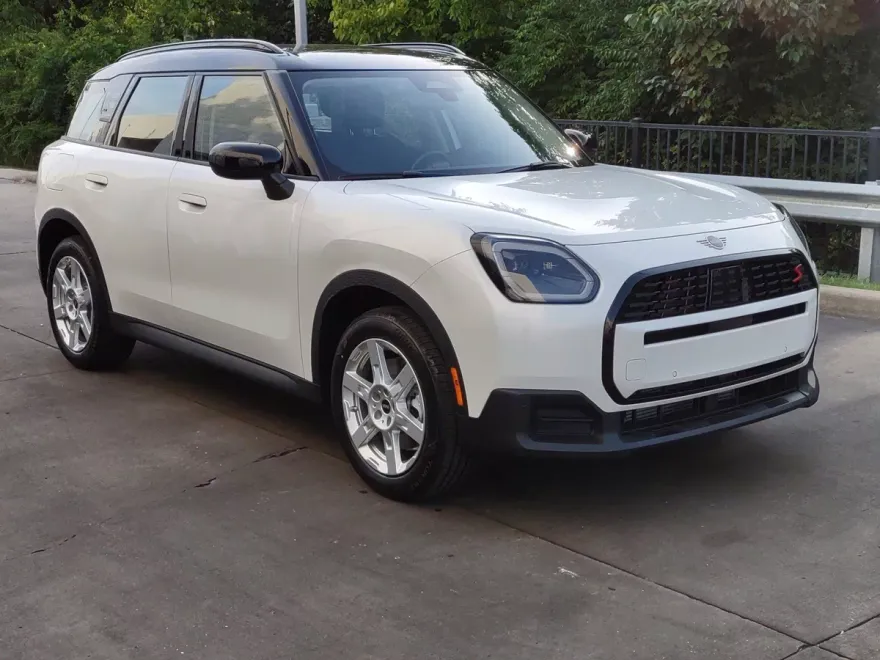 2025 Mini Countryman Signature photo 1