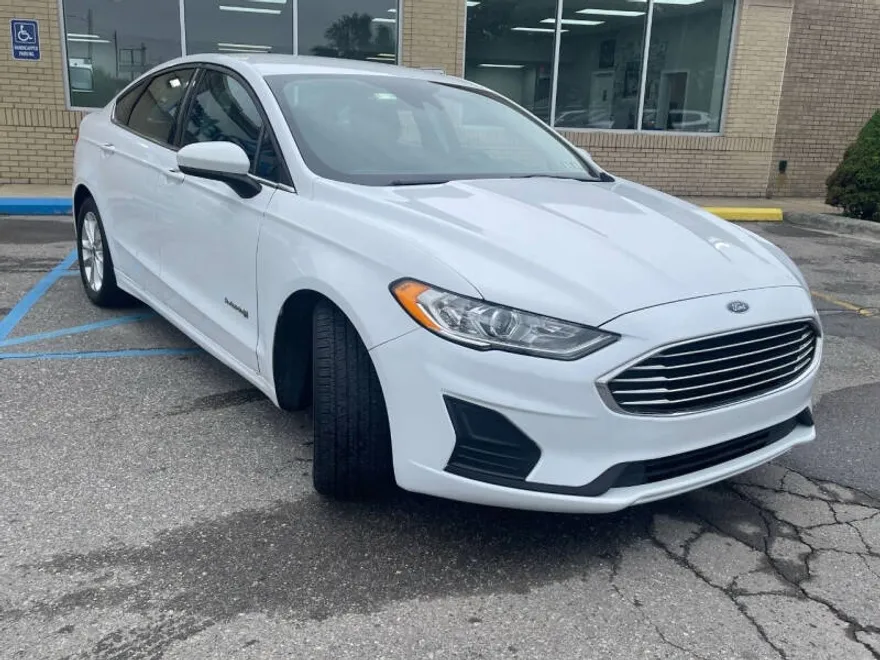 2019 Ford Fusion SE photo 1