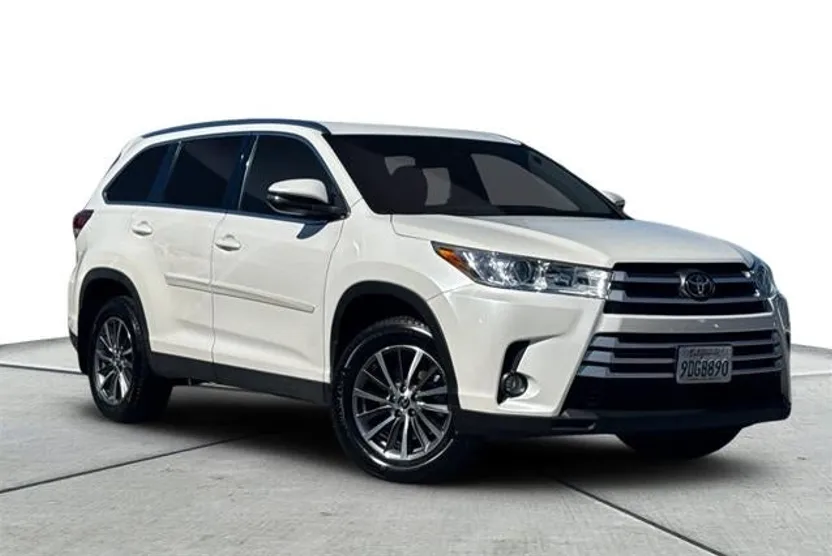 2019 Toyota Highlander XLE photo 1