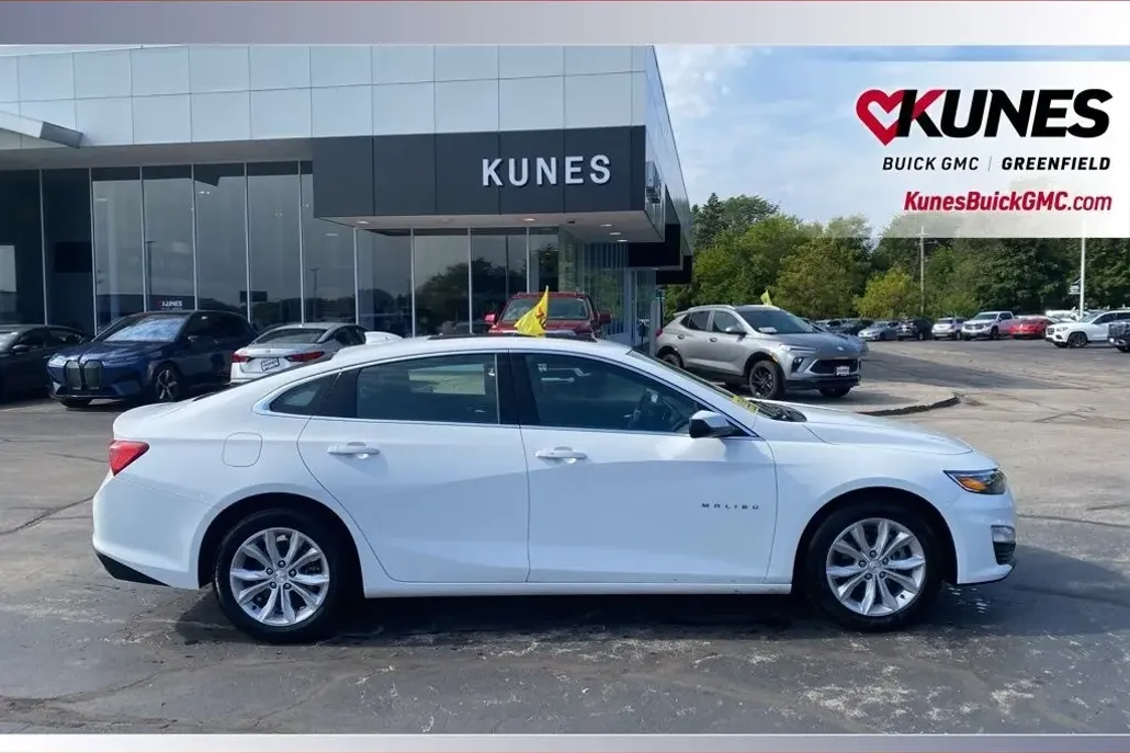 2024 Chevrolet Malibu 1LT photo 1