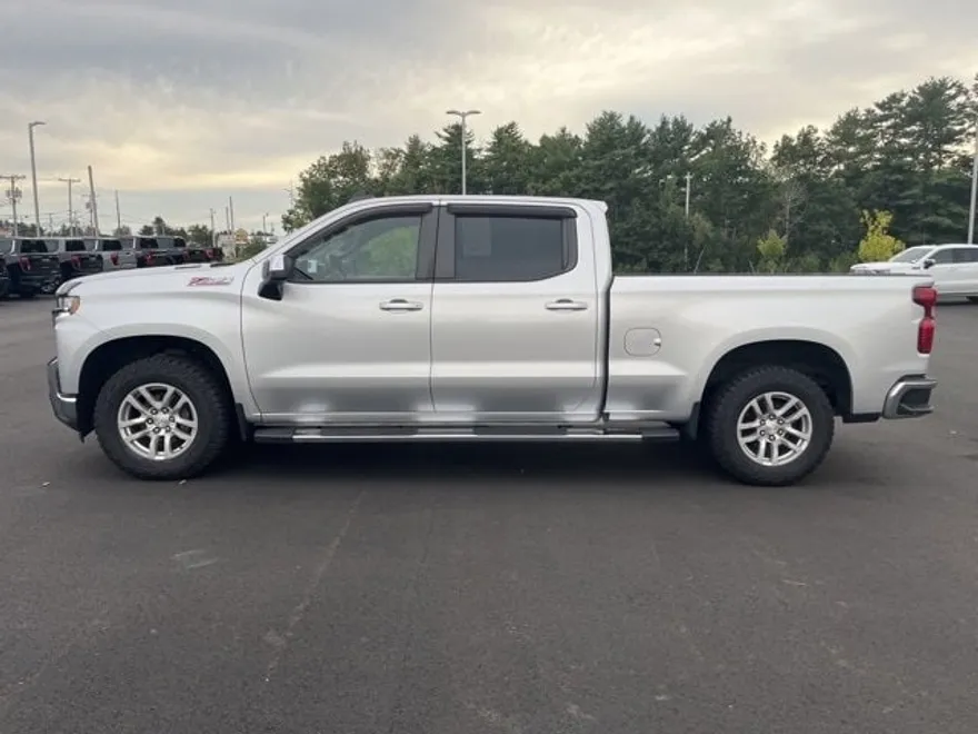 2022 Chevrolet Silverado 1500 LT photo 1