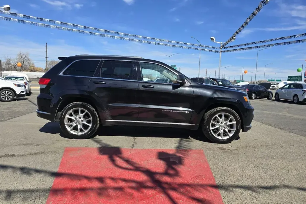 2016 Jeep Grand Cherokee Summit photo 1