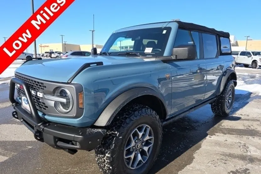 2022 Ford Bronco Badlands photo 1