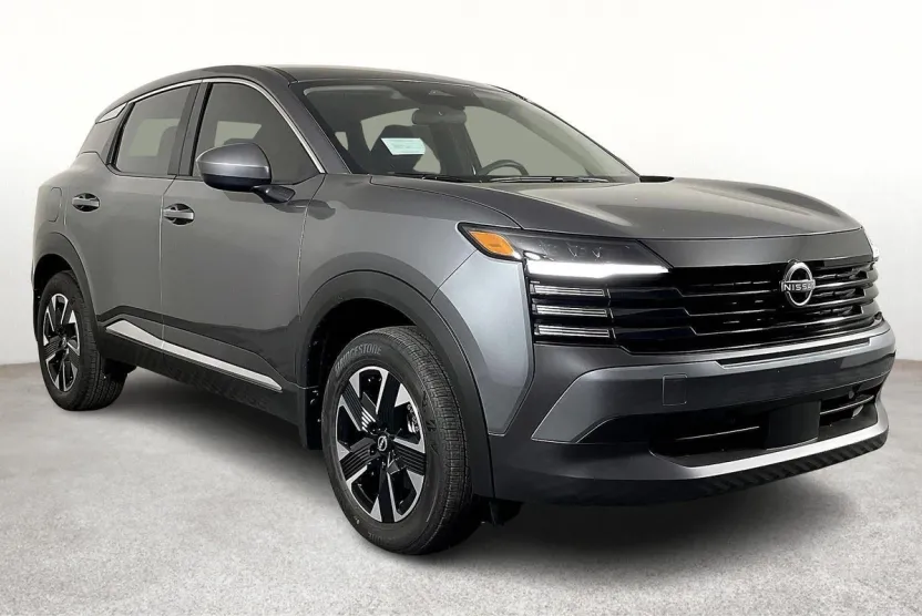 2025 Nissan Kicks SV photo 1