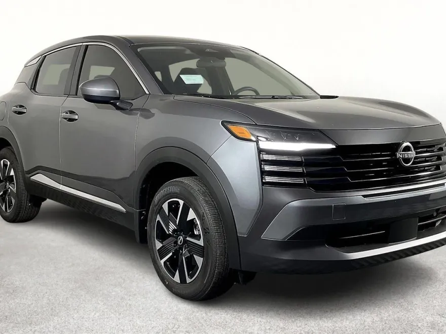 2025 Nissan Kicks SV photo 1