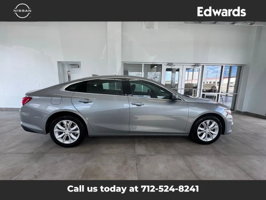 2025 Chevrolet Malibu 1LT photo 1
