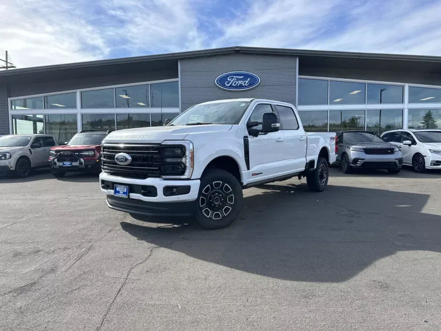 2025 Ford F-250 Platinum photo 1