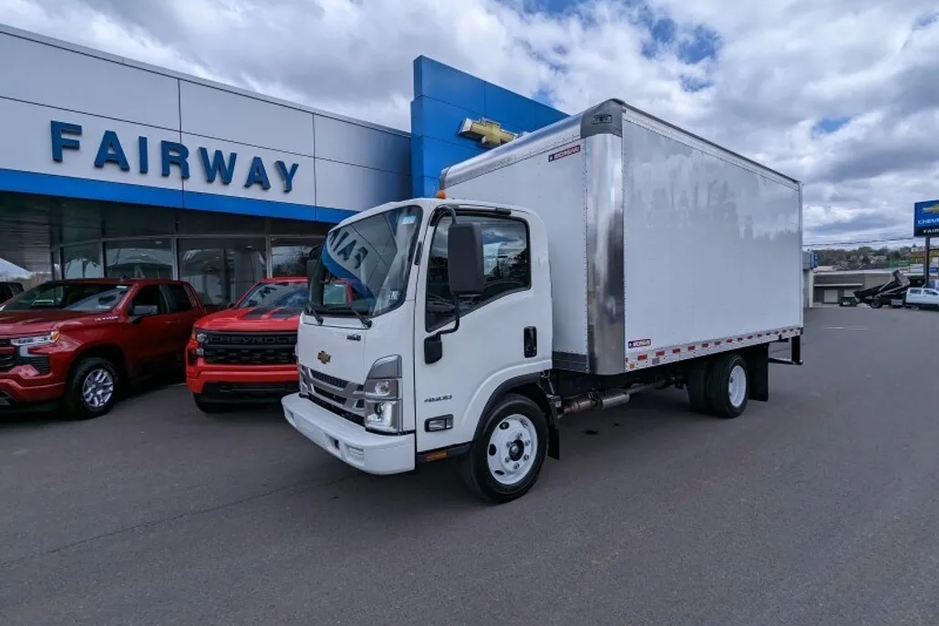 2024 Chevrolet Silverado 4500HD photo 1