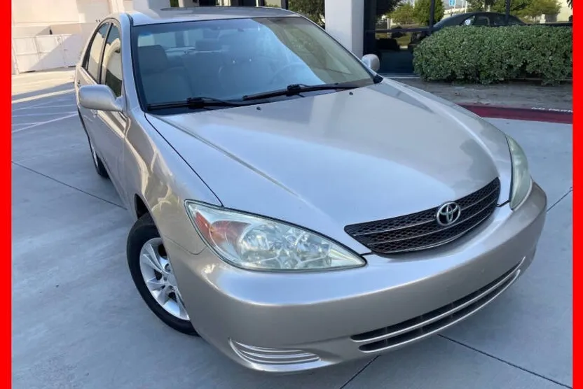 2004 Toyota Camry XLE V6 photo 1