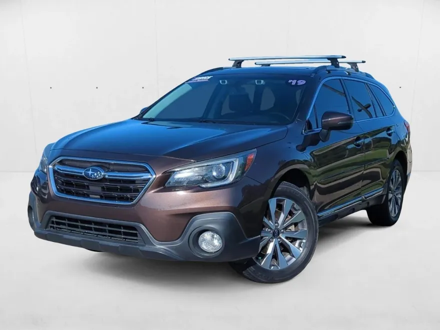 2019 Subaru Outback 2.5i Touring photo 1