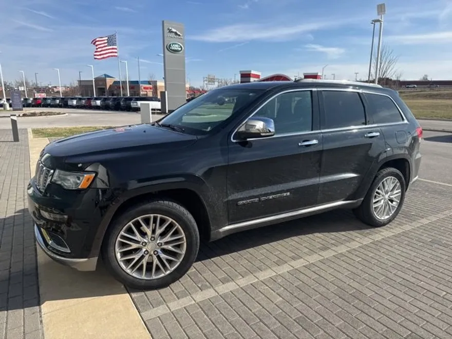 2017 Jeep Grand Cherokee Summit photo 1