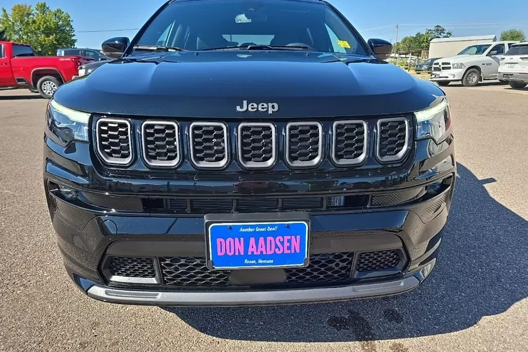 2025 Jeep Compass Limited photo 1