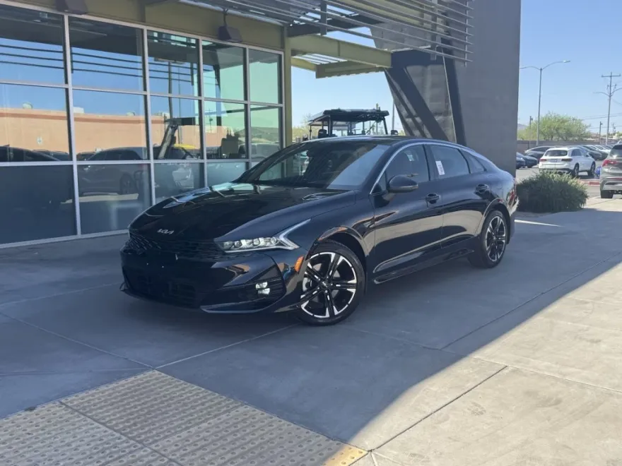 2023 Kia K5 GT-Line photo 1