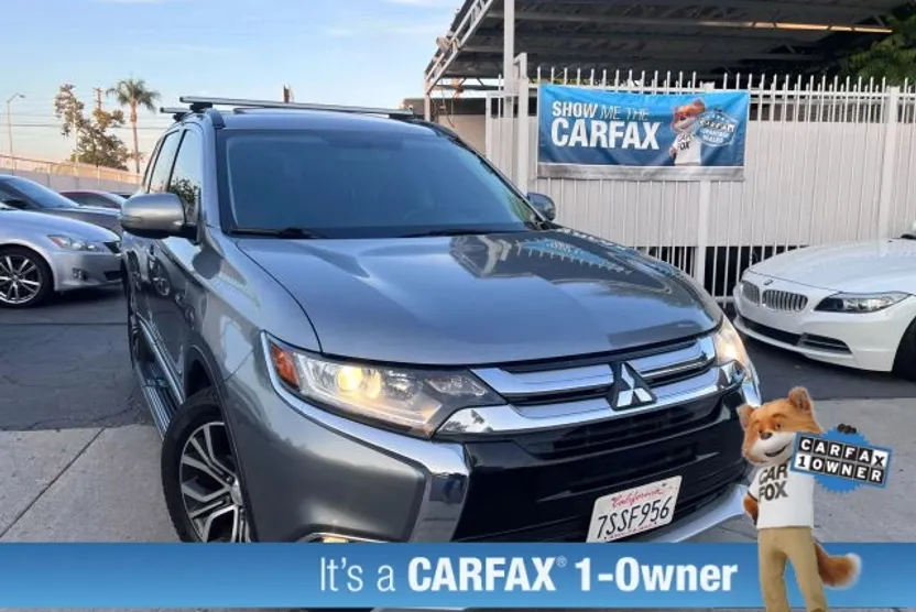 2016 Mitsubishi Outlander SEL photo 1