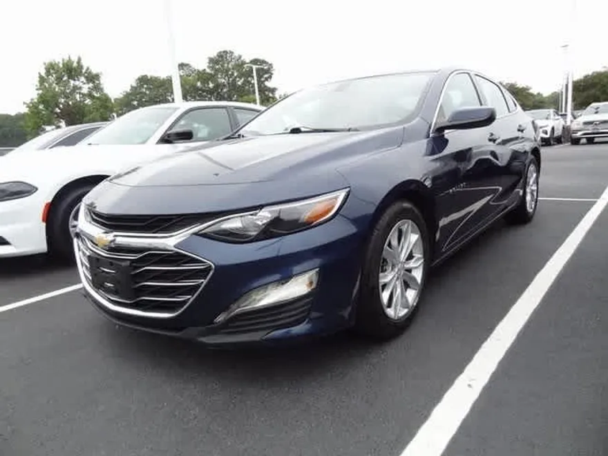 2022 Chevrolet Malibu 1LT photo 1