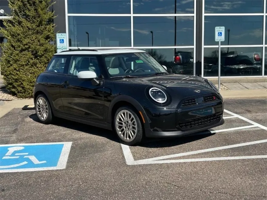 2025 Mini Cooper 2 Door Hardtop S Iconic photo 1