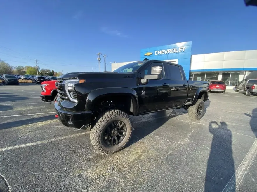 2025 Chevrolet Silverado 2500HD LTZ photo 1