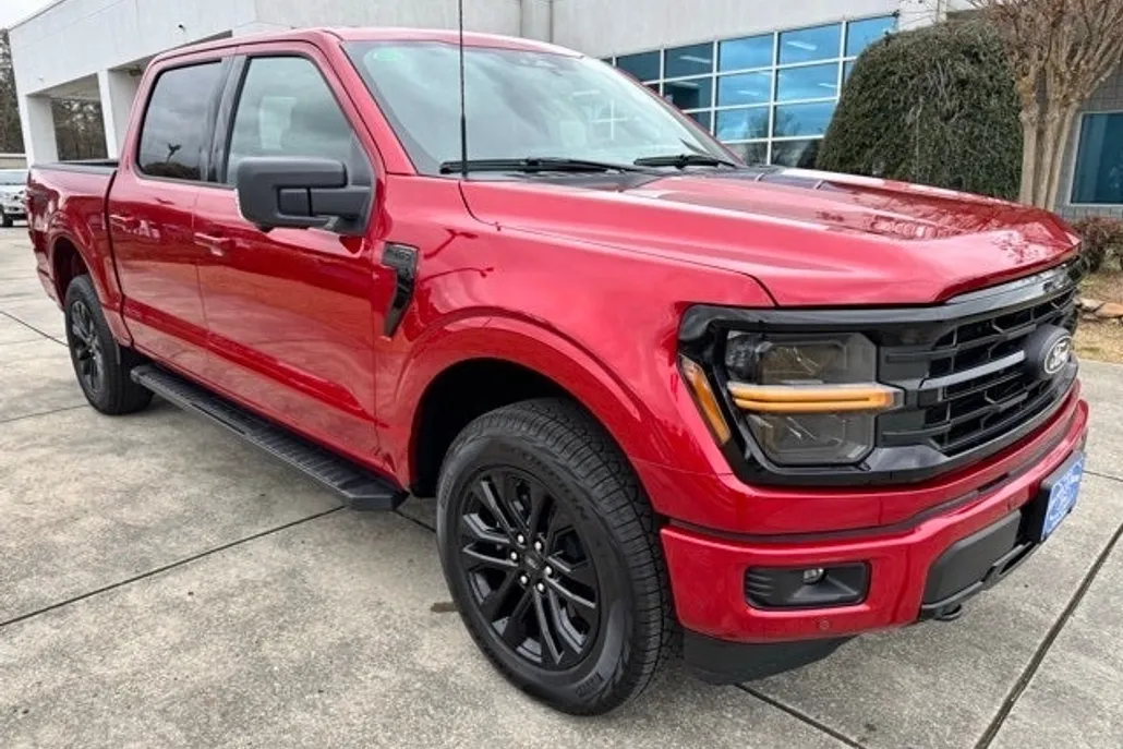 2025 Ford F-150 XLT photo 1
