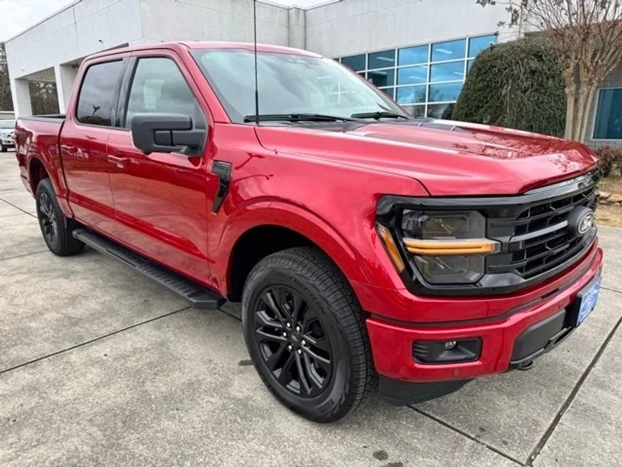 2025 Ford F-150 XLT photo 1