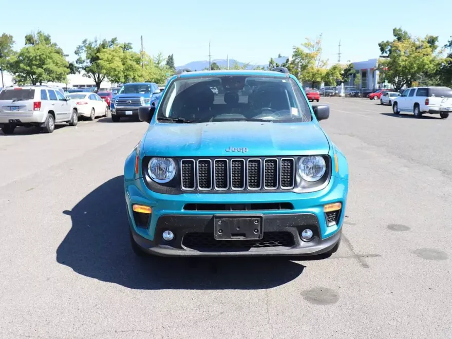 2022 Jeep Renegade Latitude photo 1
