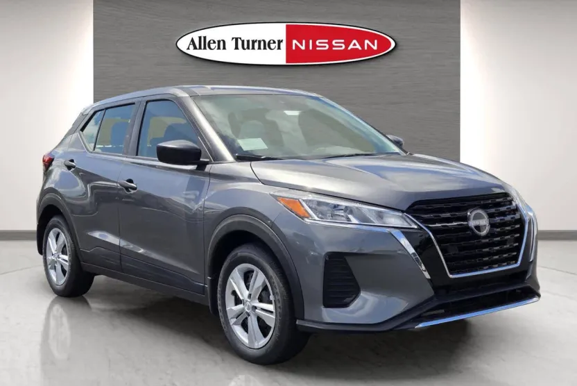 2025 Nissan Kicks Play S photo 1