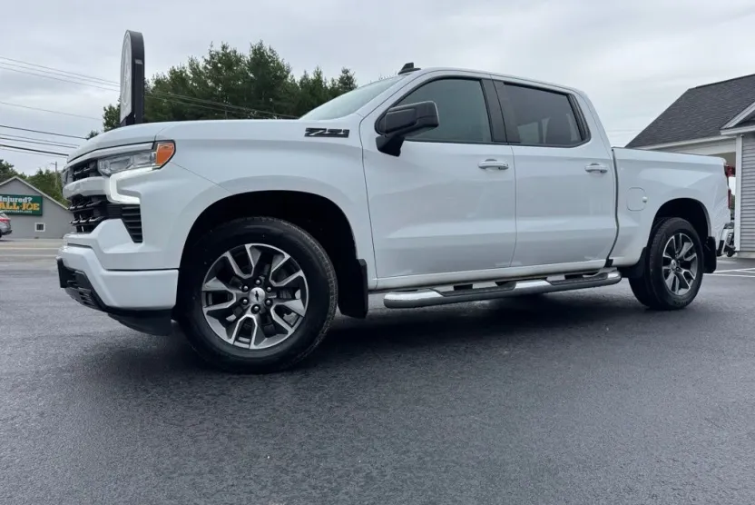 2022 Chevrolet Silverado 1500 RST photo 1