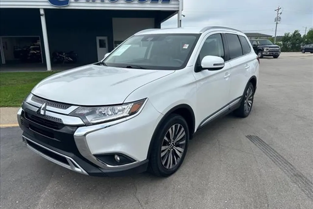 2020 Mitsubishi Outlander SEL photo 1