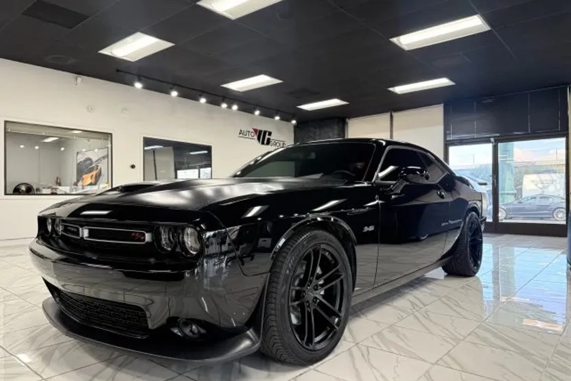 2023 Dodge Challenger R/T photo 1