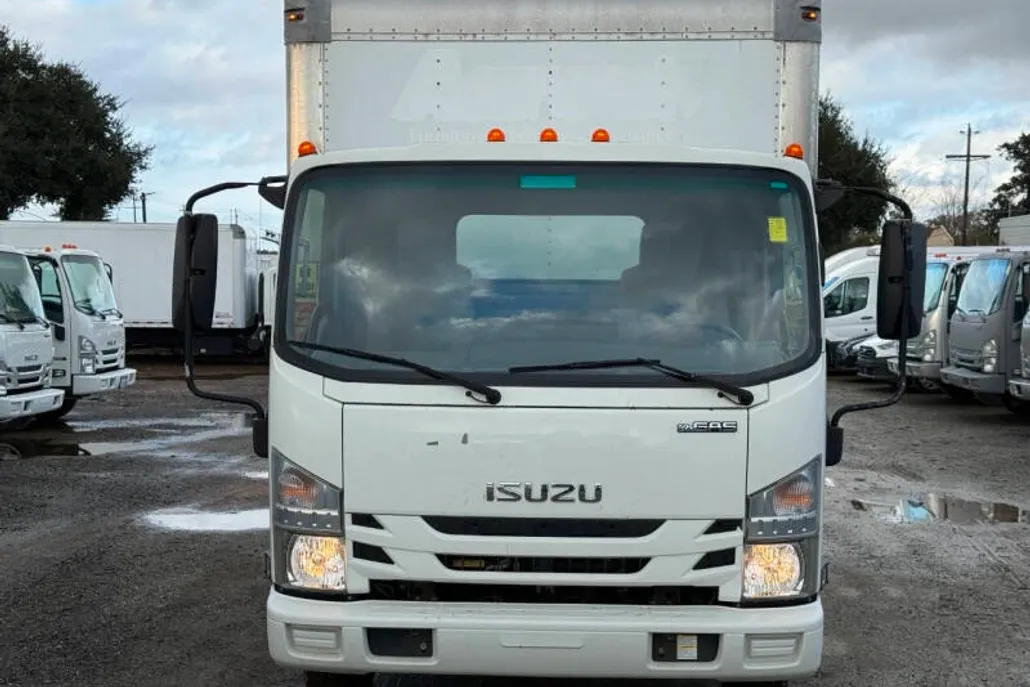 2016 Isuzu NPR photo 1