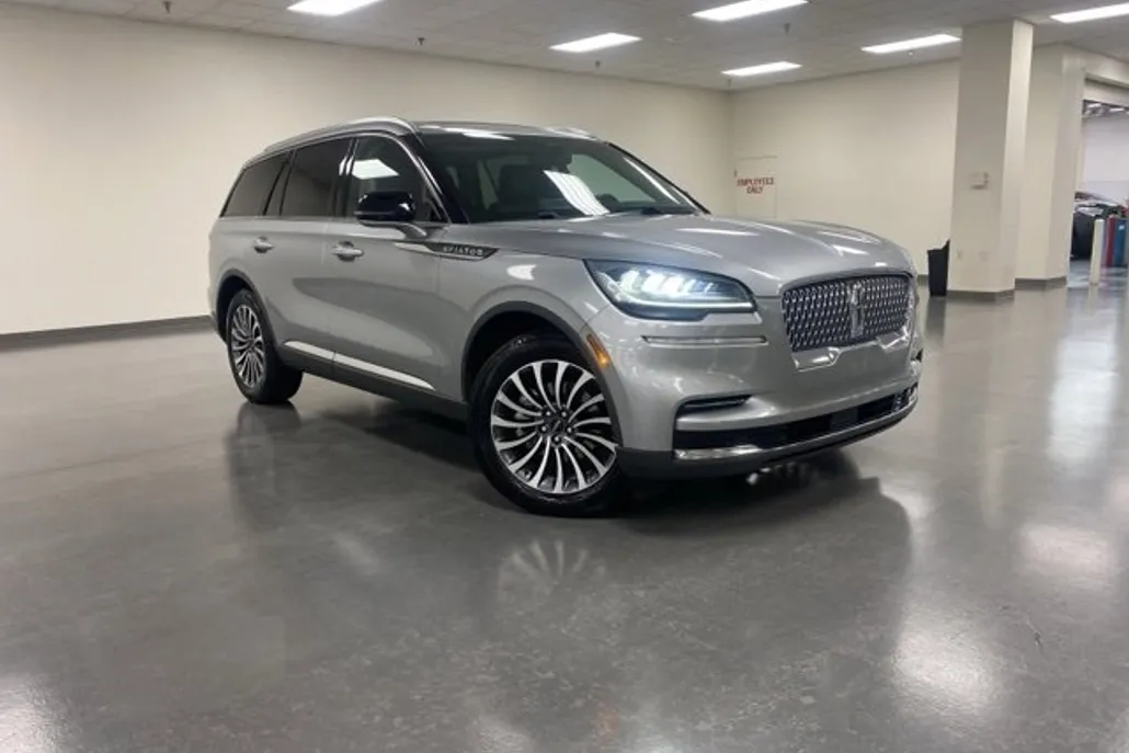 2023 Lincoln Aviator Reserve photo 1