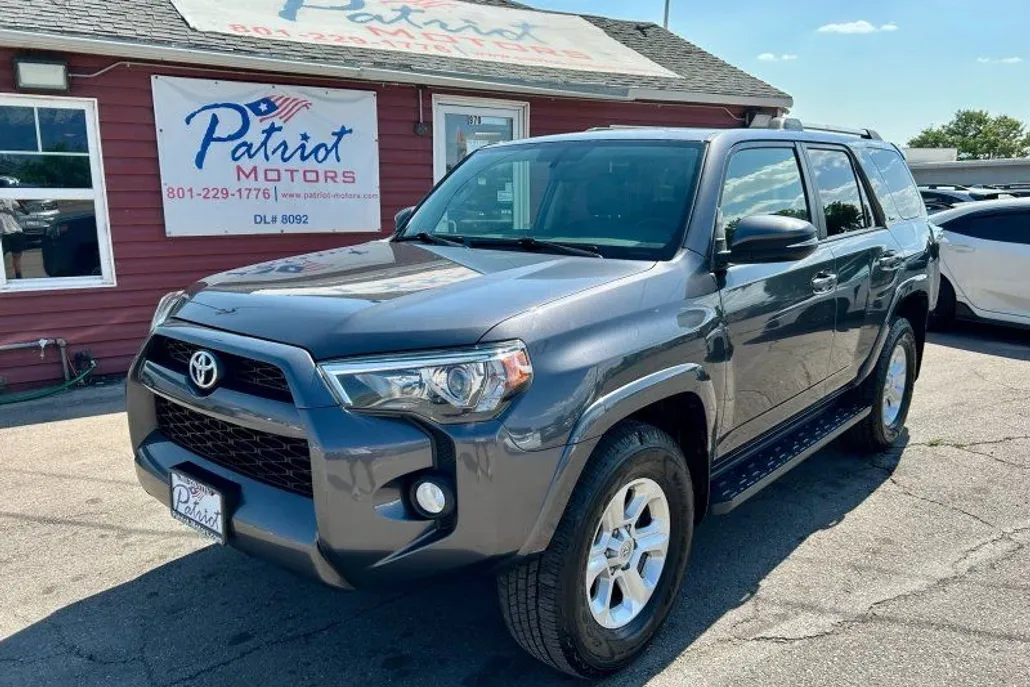 2019 Toyota 4Runner SR5 Premium photo 1