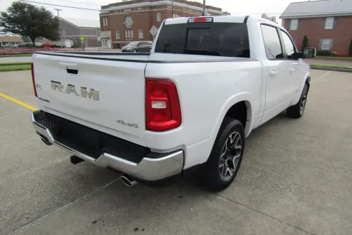 2025 Ram 1500 Laramie photo 3