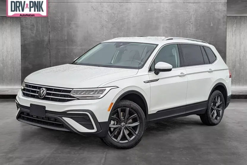 2023 Volkswagen Tiguan SE photo 1