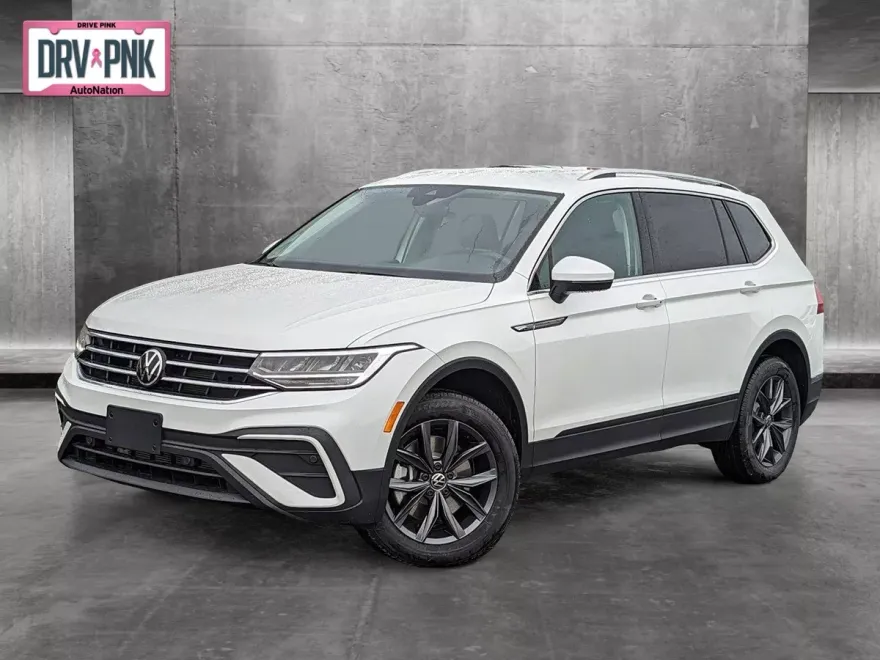 2023 Volkswagen Tiguan SE photo 1