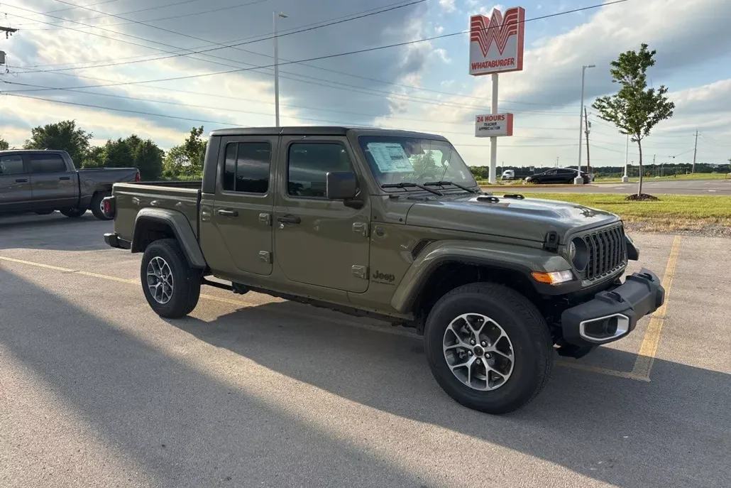 2025 Jeep Gladiator Sport photo 1