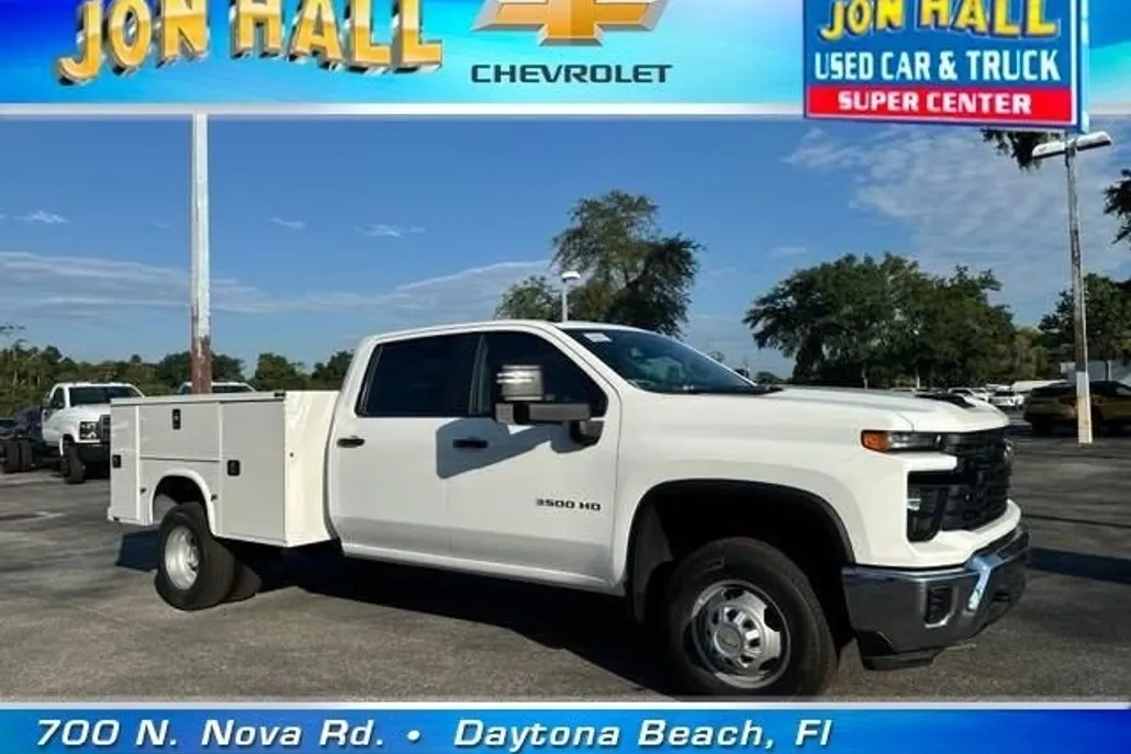 2024 Chevrolet Silverado 3500HD photo 1