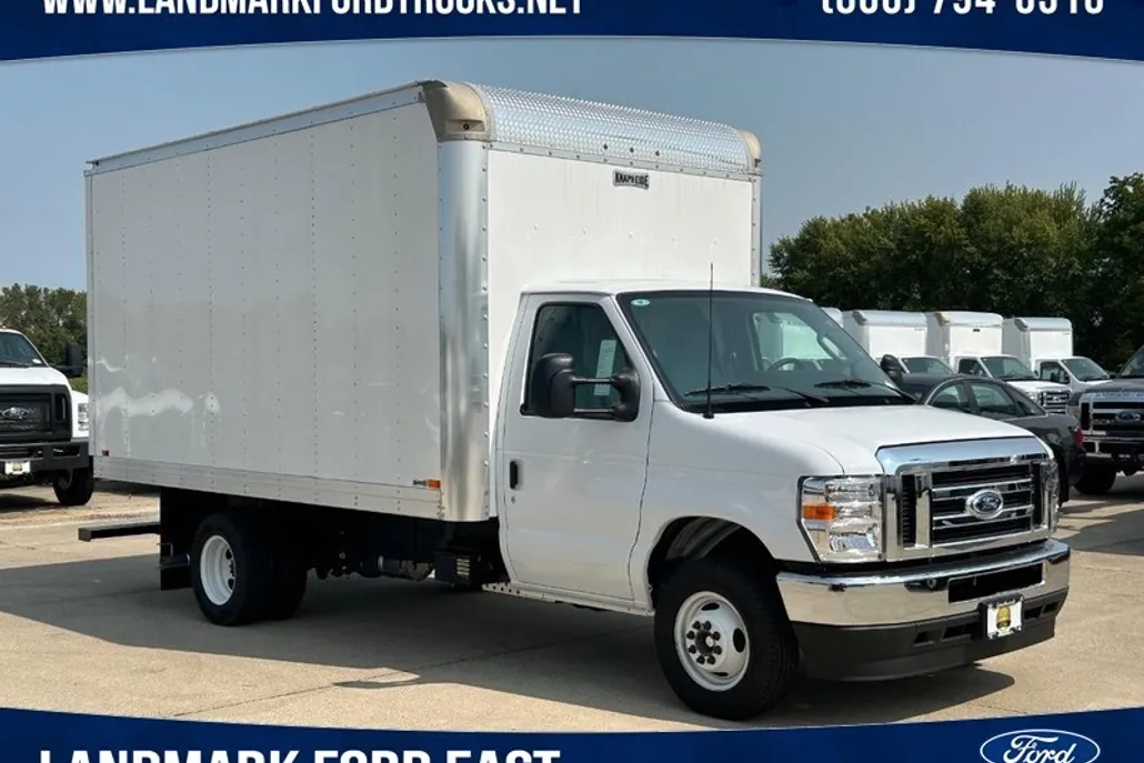 2025 Ford E-450 photo 1