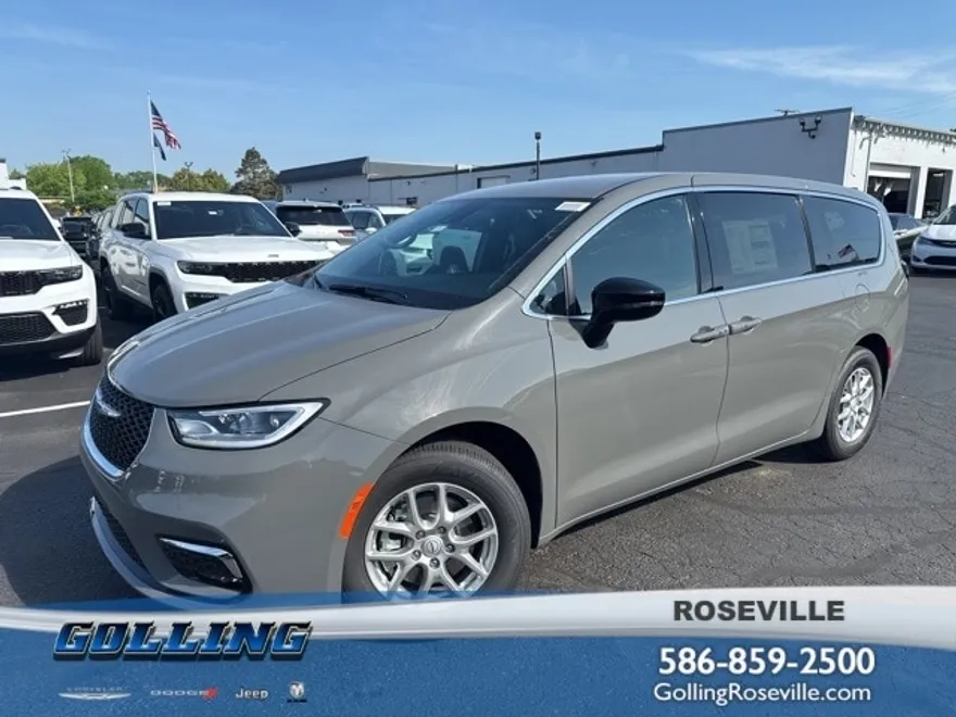 2025 Chrysler Pacifica photo 1