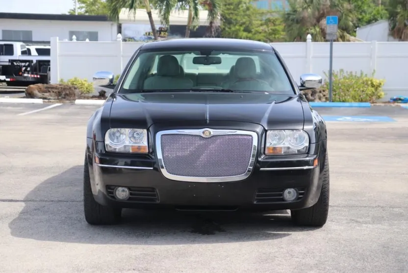 2007 Chrysler 300 Limited photo 1