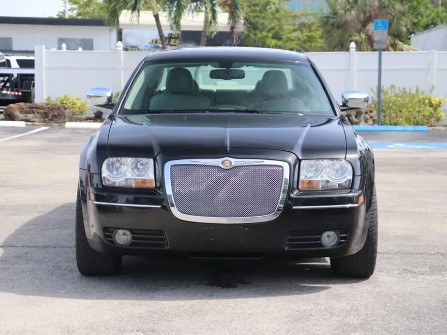 2007 Chrysler 300 Limited photo 1