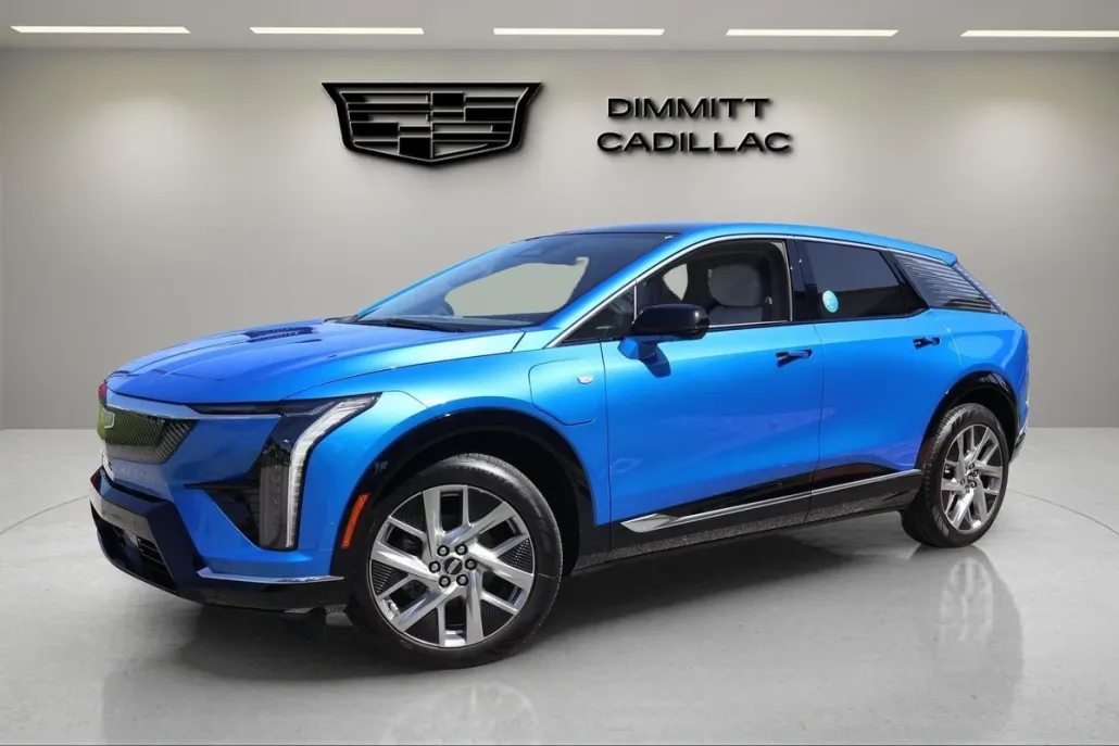 2025 Cadillac Optiq Luxury photo 1