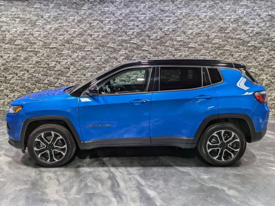 2022 Jeep Compass Limited photo 1