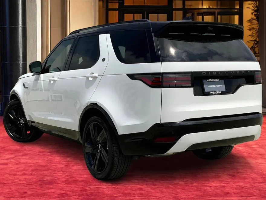 2025 Land Rover Discovery SE photo 1