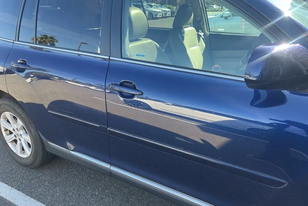 2013 Toyota Highlander Base Plus photo 1