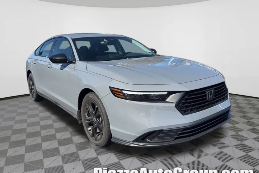2025 Honda Accord SE photo 1